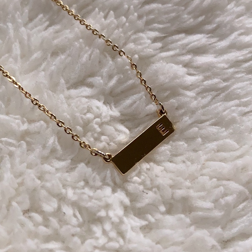 ‘E’ necklace